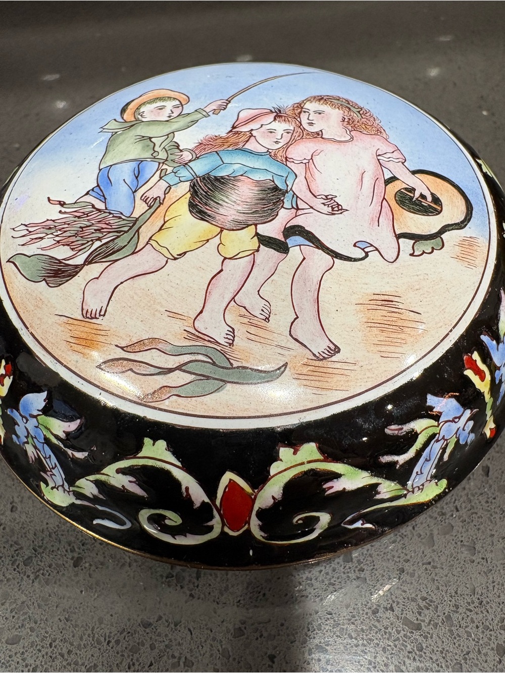 Vintage Enamel Hand-PaintedDecorative Trinket Box